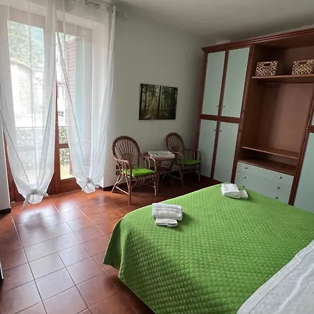 Feriehus Casa Caterina 2 Storey House, With A Mountain View Toscolano Maderno